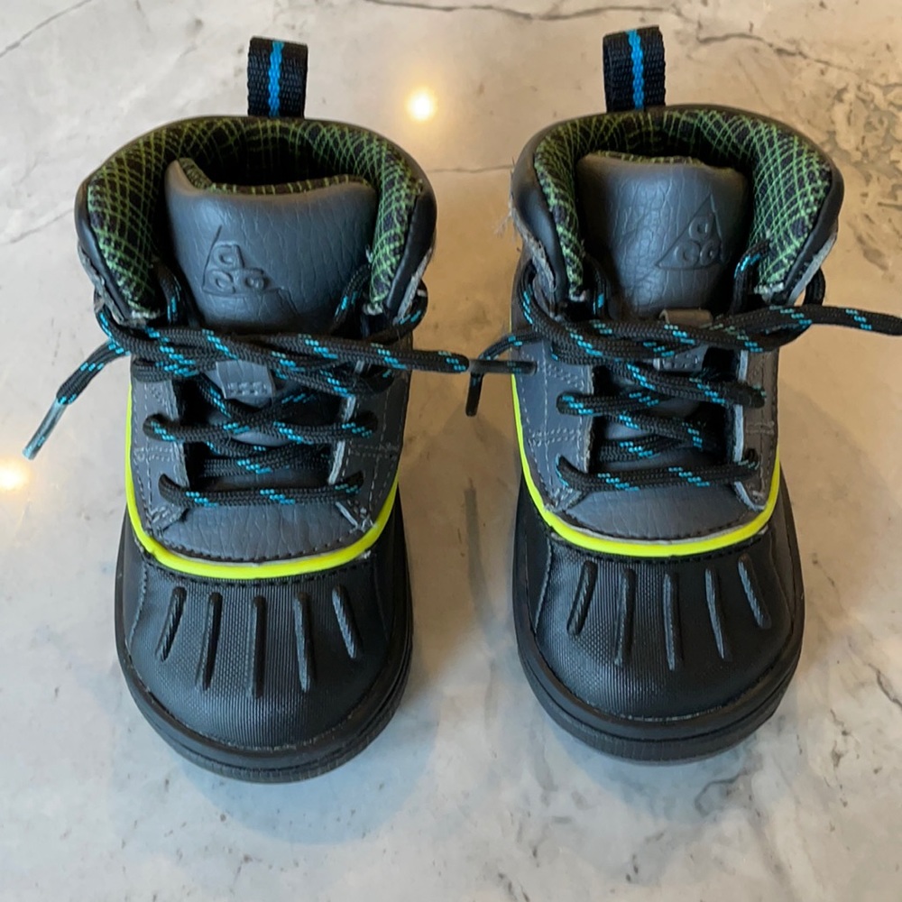 Nike ACG boots